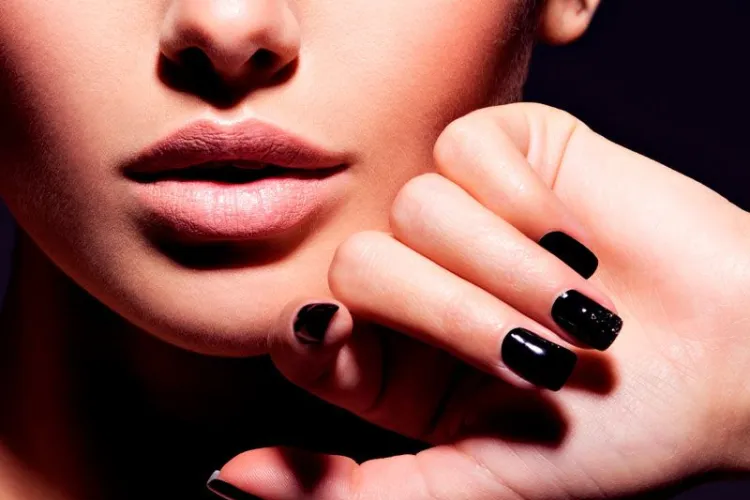 Chic and Confident: Rocking Short Black Nails with Style